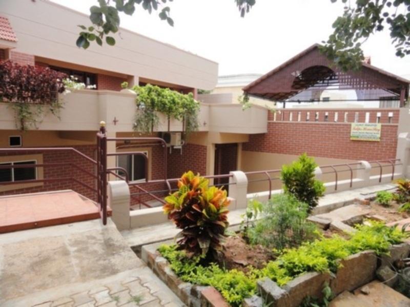 Tulips Homestay Mysore Bagian luar foto