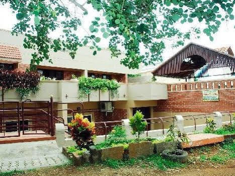 Tulips Homestay Mysore Bagian luar foto